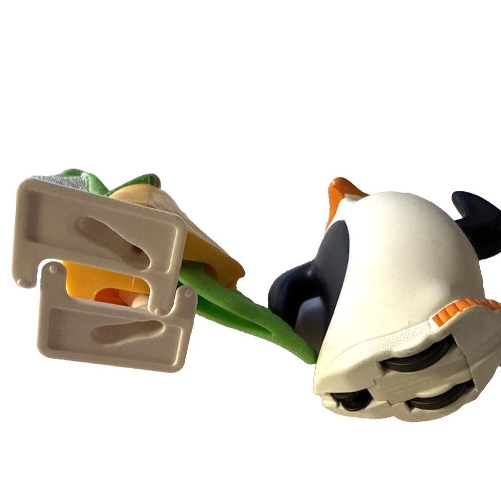 Madagascar Penguin Miss Crawly Lizard Sing Wind-Up 2014 2016 McDonald's - Picture 4 of 6